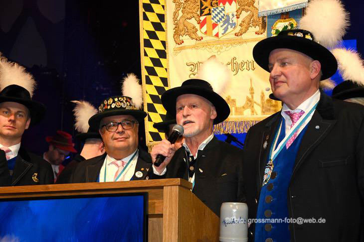 Markus Meindl wurde zum Ehrenfilser 2026 ernannt beim Filserball 2026 (&copy;Foto: Ingrid Grossmann) 